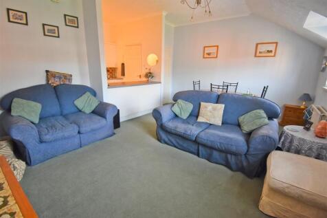 Lounge 3.jpg