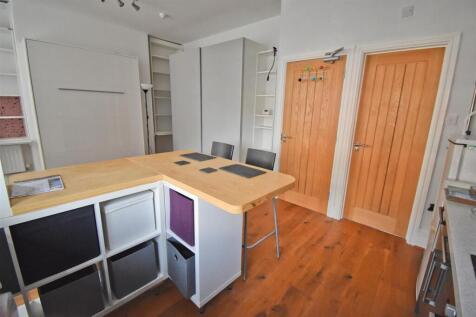 Kitchen Lounge.jpg