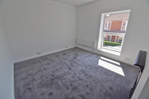 Bedroom 1.jpg