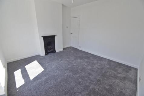 Bedroom 1.2.jpg