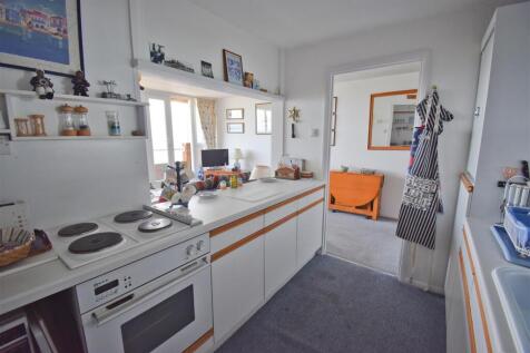 Kitchen 1.jpg