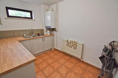 Kitchen 1.jpg