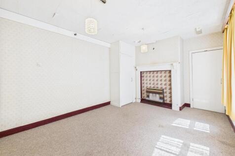 CAM04116G0-PR0199-STILL015.jpg