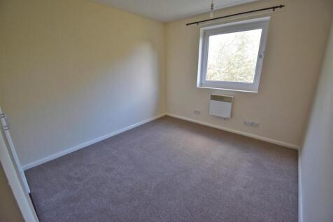 Bedroom 1.jpg