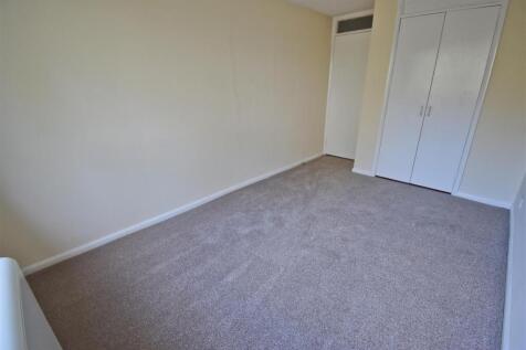 Bedroom 2.2.jpg