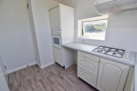 Kitchen 1.jpg