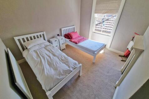 Bedroom 2.jpg