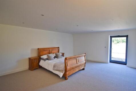 Bedroom 1.jpg