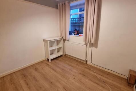 Bedroom 2.1
