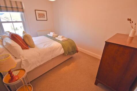 Bedroom 1.jpg