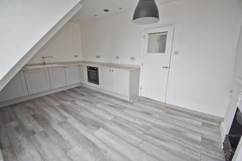 Kitchen 1.jpg