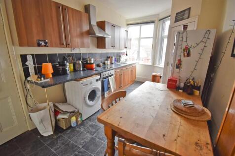 Kitchen 1.jpg