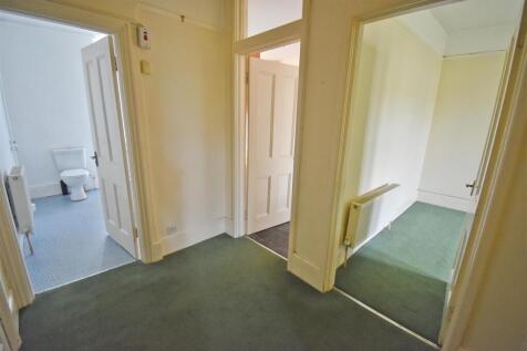 Hallway 1.jpg