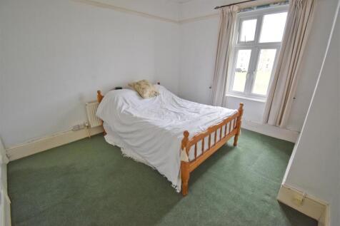 Bedroom 1.jpg