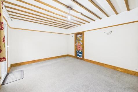Lounge 3.jpg