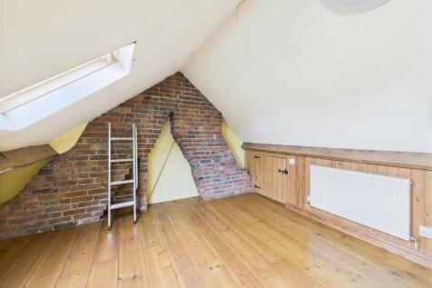 Loft Room 1.jpg