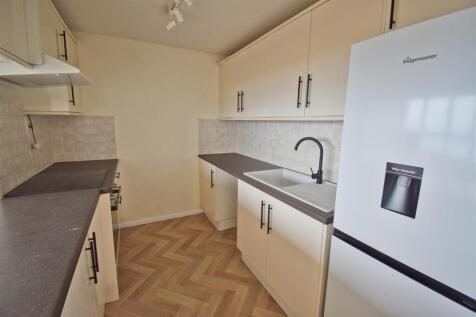 Kitchen 1.jpg