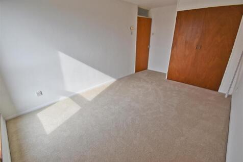 Bedroom 1.2.jpg