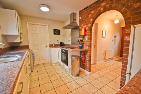 Kitchen 1.jpg