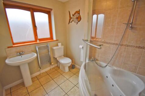 Bathroom.jpg