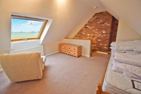 Bedroom 2.2.jpg