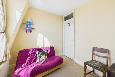 CAM04116G0-PR0135-STILL003.jpg