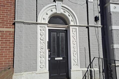 Flat 5 - Front Door.jpg