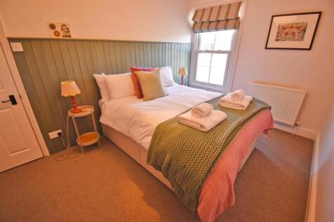 Bedroom 1.1.jpg