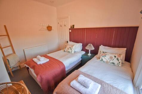 Bedroom 2.2.jpg