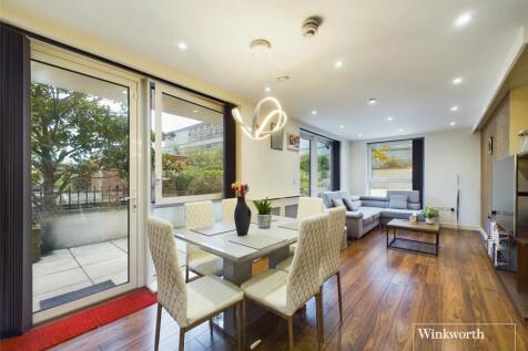Kitchen/ Lounge