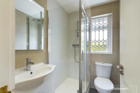 FF Shower Room