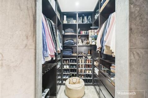 Walk-In Wardrobe