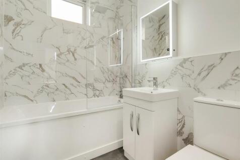 6_Bathroom-0.jpg