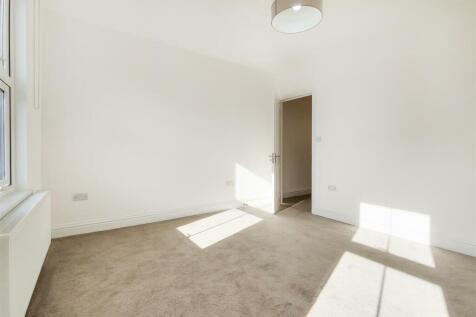 8_Main Bedroom-1.jpg