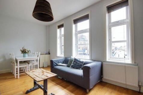Flat 1 Mare Street Reception 3.jpg