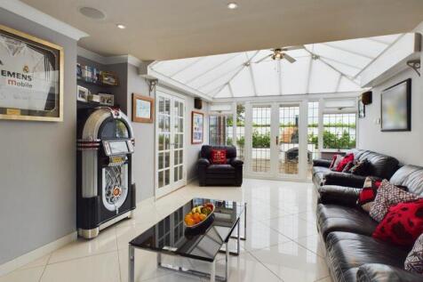 Sunroom other way 
