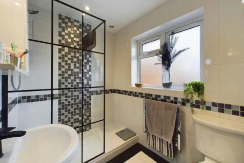 Farmily Shower room 