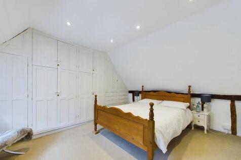 Cottage Bedroom 