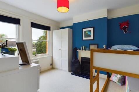 Front Double bedroom 