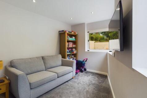 Study/playroom 