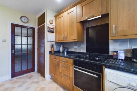 Kitchen other way 