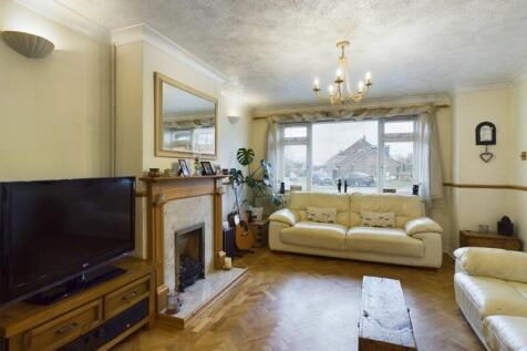 Sitting room with fireplace