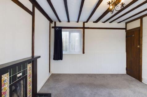 Bedroom 1 other way 