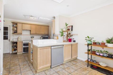 Breakfast family room towards kitchen