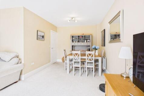 Living towards dining area 
