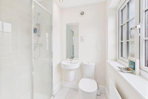 En suite to Bedroom 2 