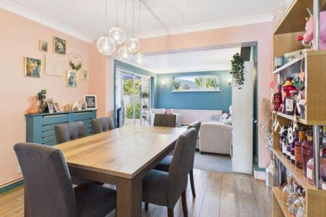 Dining/family room