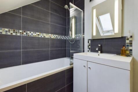 Top floor shower room 