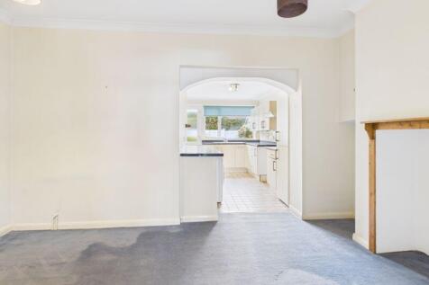Dining Room through to Kitchen
