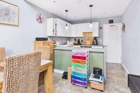 Dining area towards Kitchen
